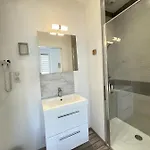 Louis Quartier Gare 아파트