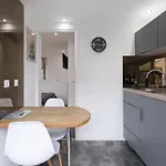 Louis Quartier Gare 아파트