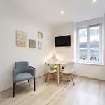 Louis Quartier Gare 아파트