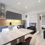 Louis Quartier Gare 아파트